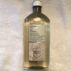 Bath & Body Works Aromatherapy body wash/foaming bath, Mineral Stone Spa
